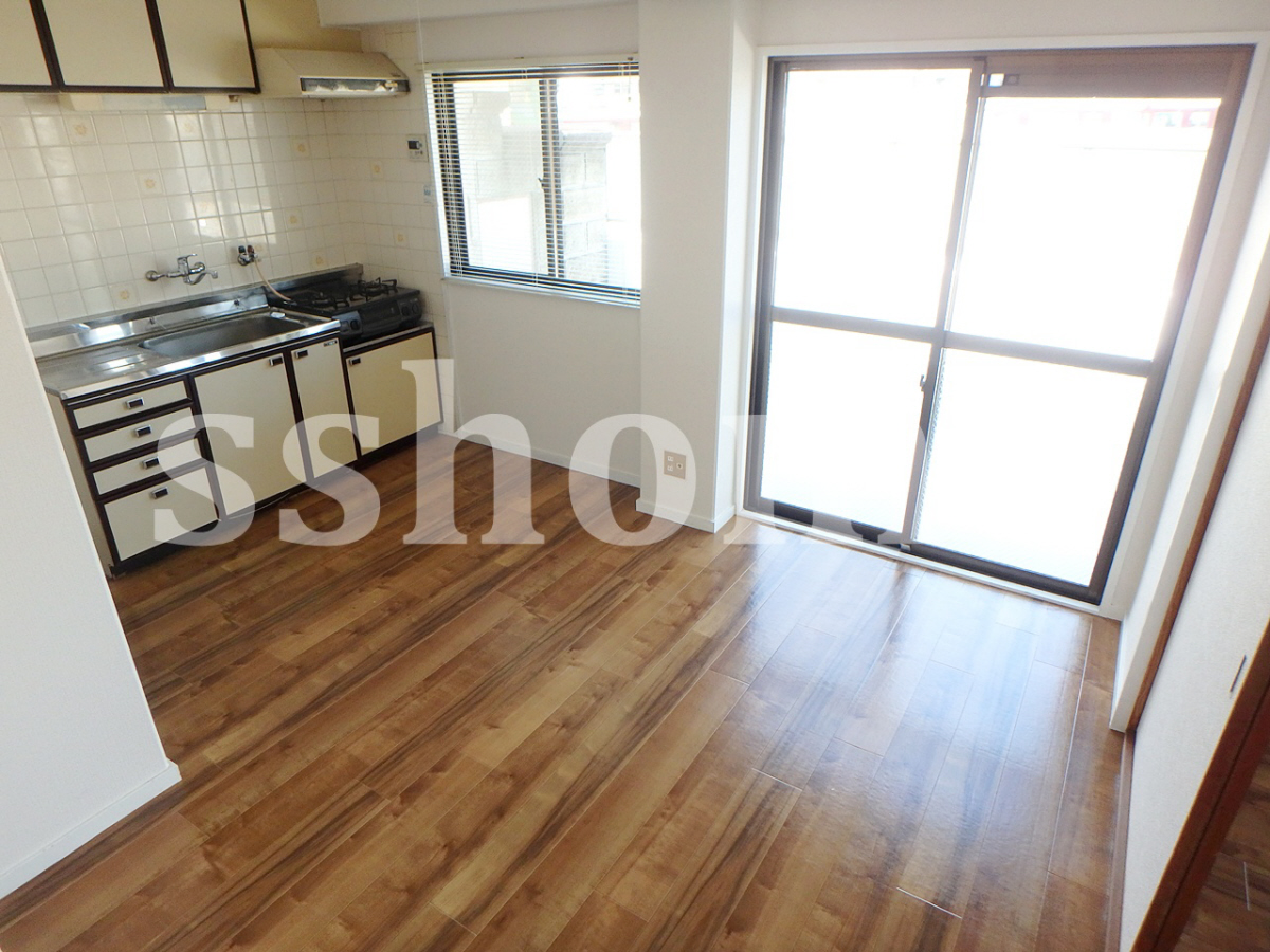 内装 フローリング☆ 写真14