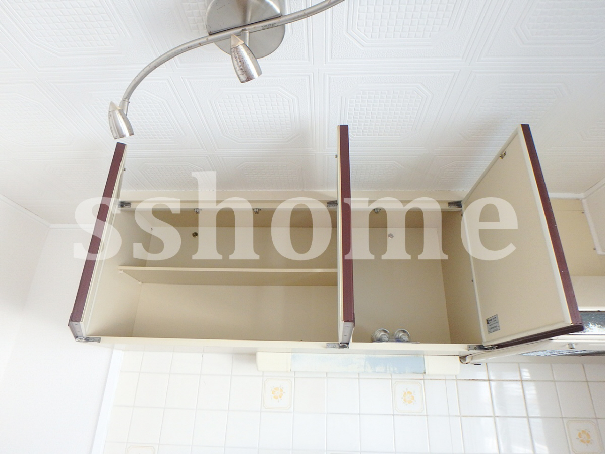 キッチン キッチン上部の吊戸棚 写真17