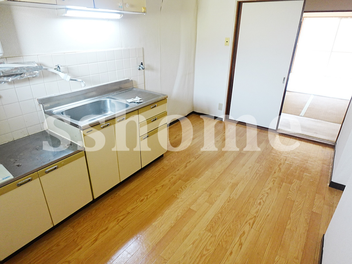 リビング 明るいお部屋です 写真2