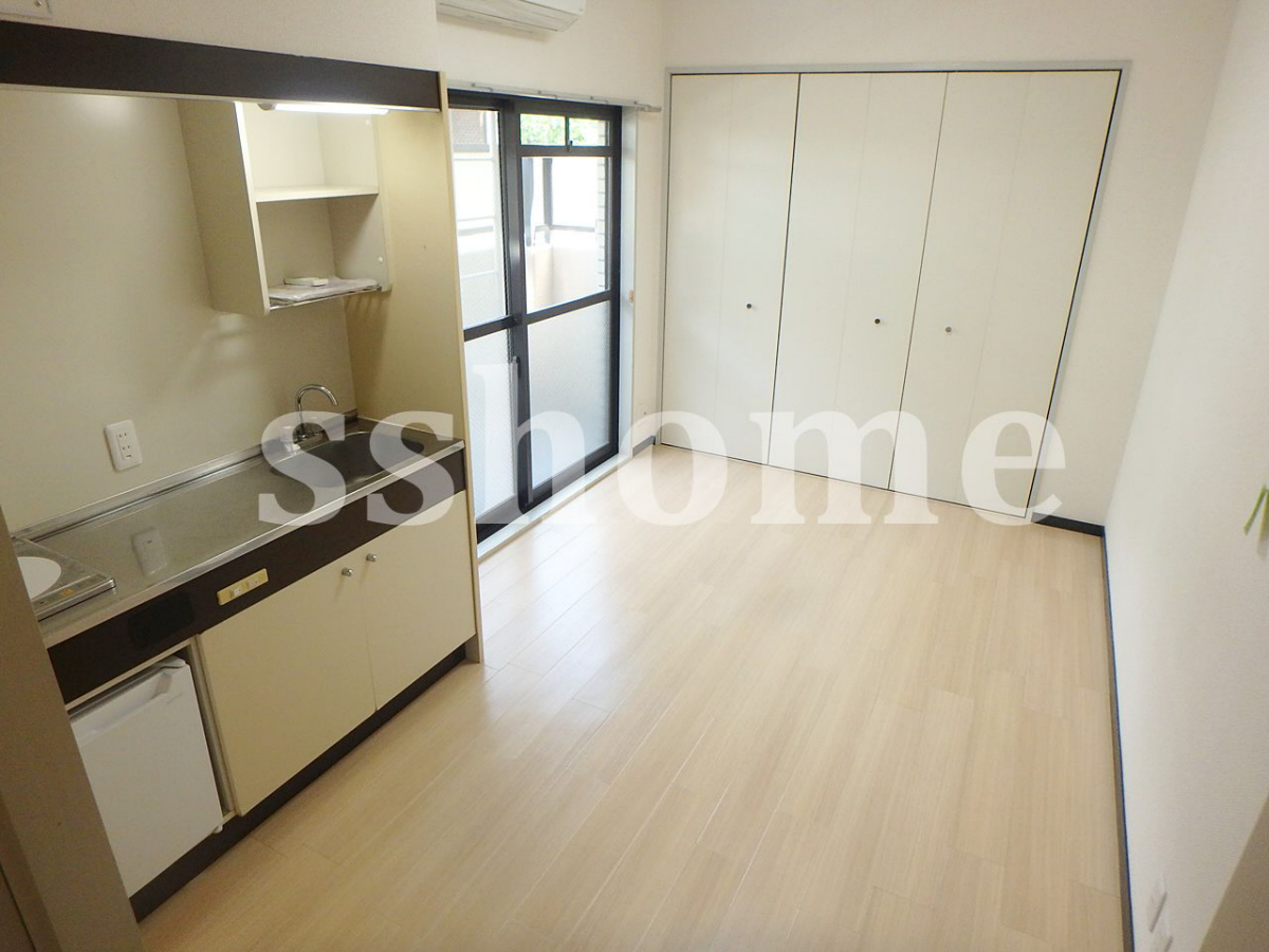 リビング 明るいお部屋です 写真2