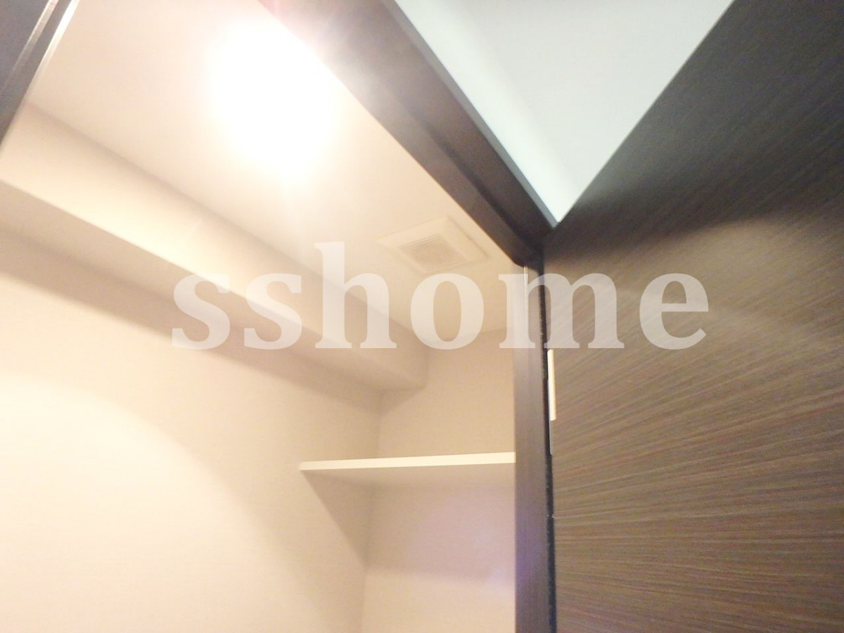 内装 トイレの上に棚 写真14