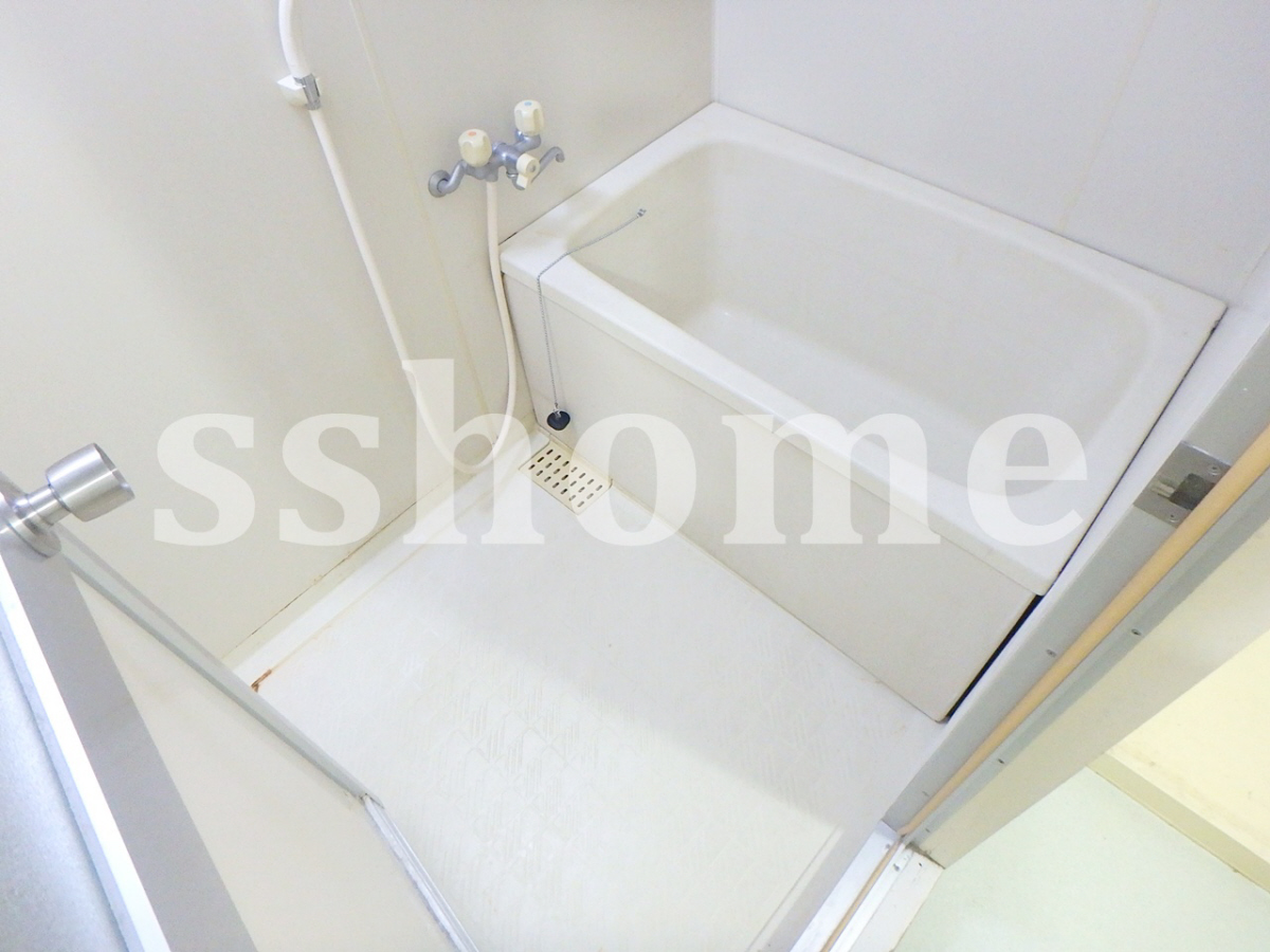 バス トイレ別で広く使えます 写真4