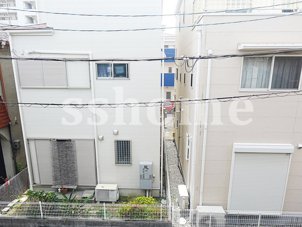 眺望 向かいの建物と少し距離有ります 写真28
