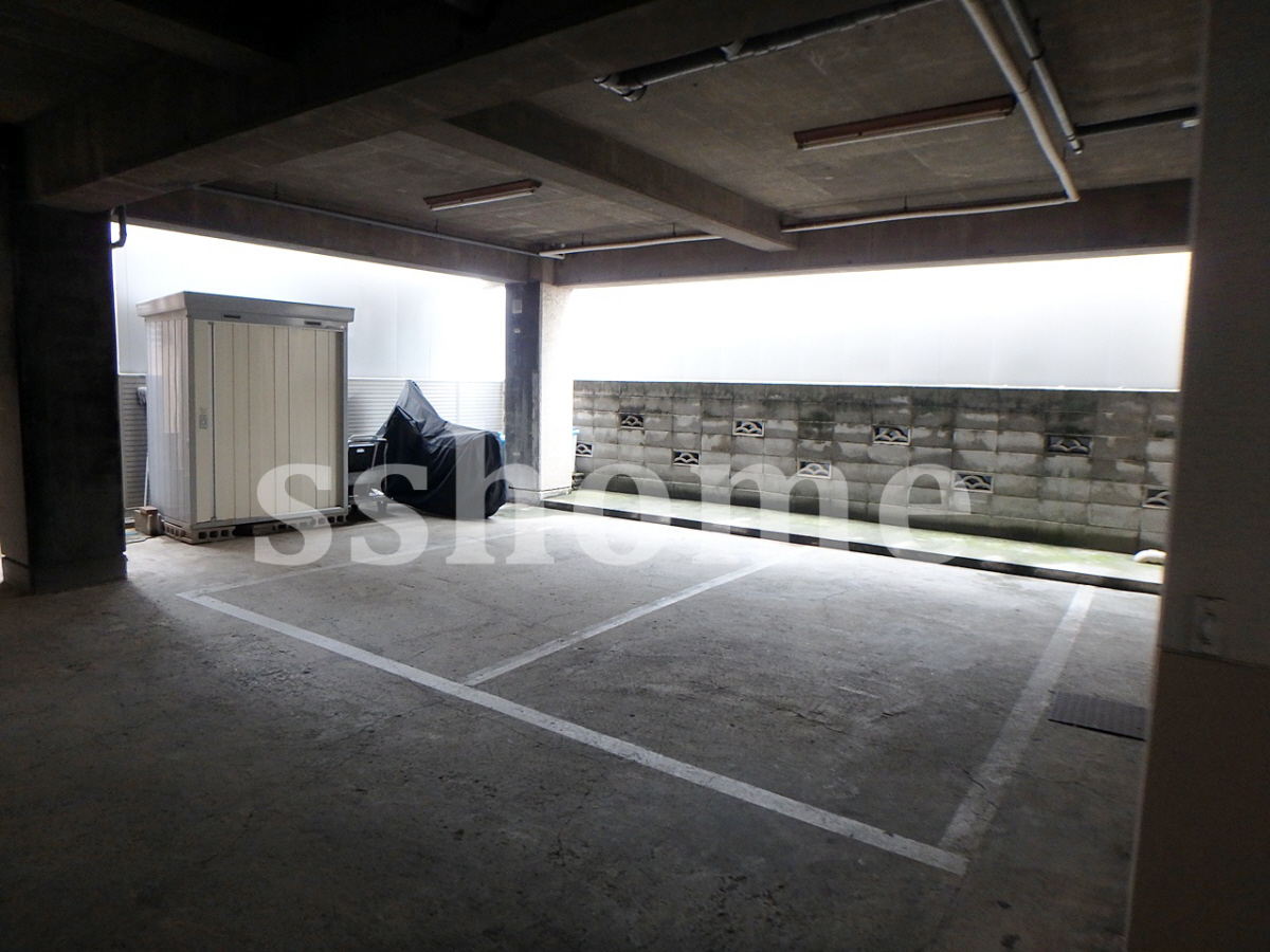 敷地内/建物 1階ピロティー 写真28