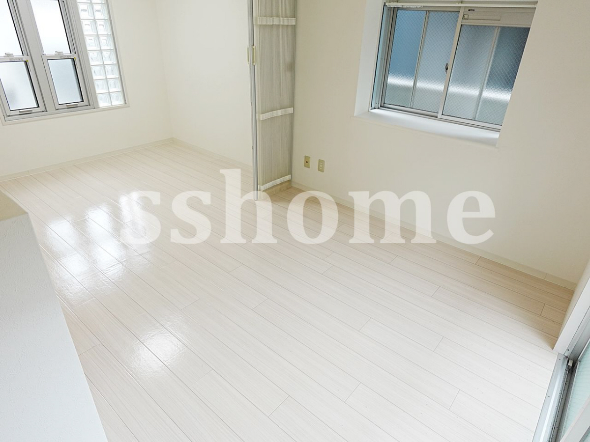リビング 明るいお部屋です 写真2