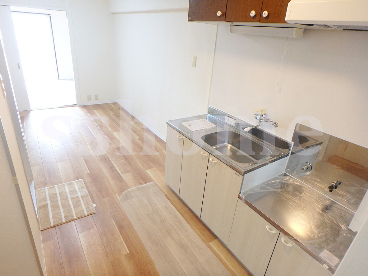リビング 窓があり明るいお部屋です☆ 写真2