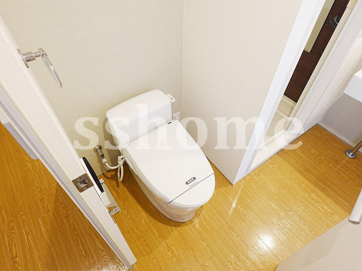 トイレ 温水洗浄便座 写真8