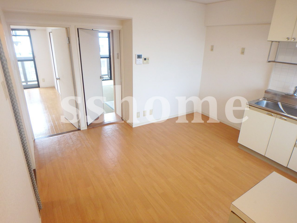 リビング 振分タイプのお部屋です 写真2