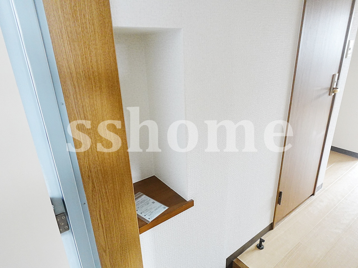 玄関脇の棚 写真17