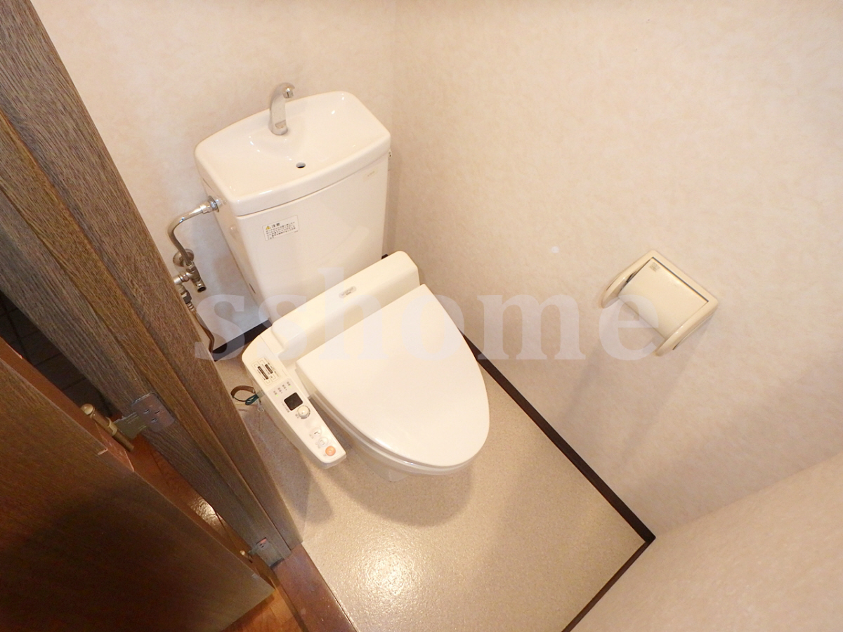 トイレ 温水洗浄便座は残置物扱いです☆ 写真8