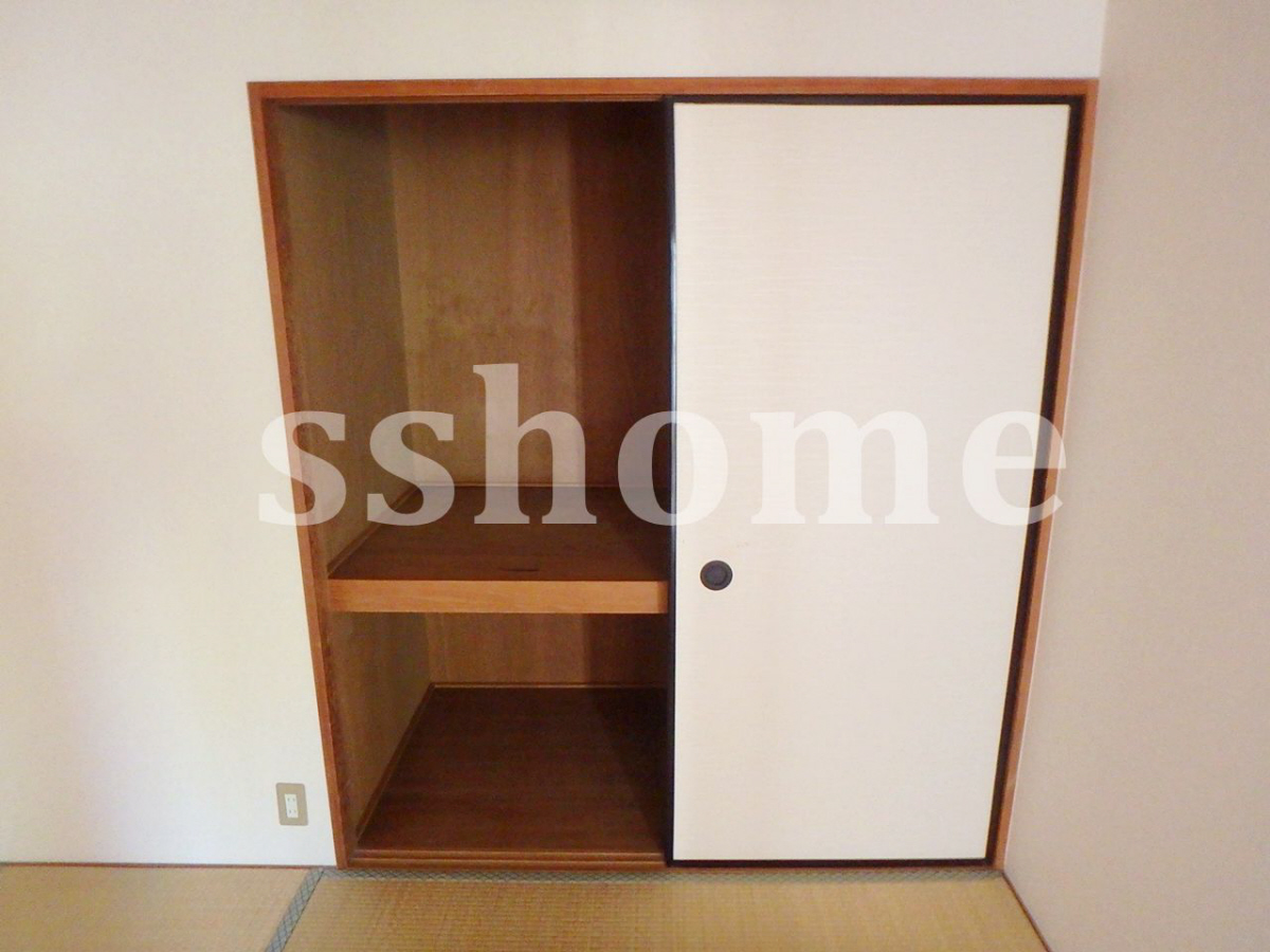 収納 奥行きのある押入は収納力高いですね 写真5