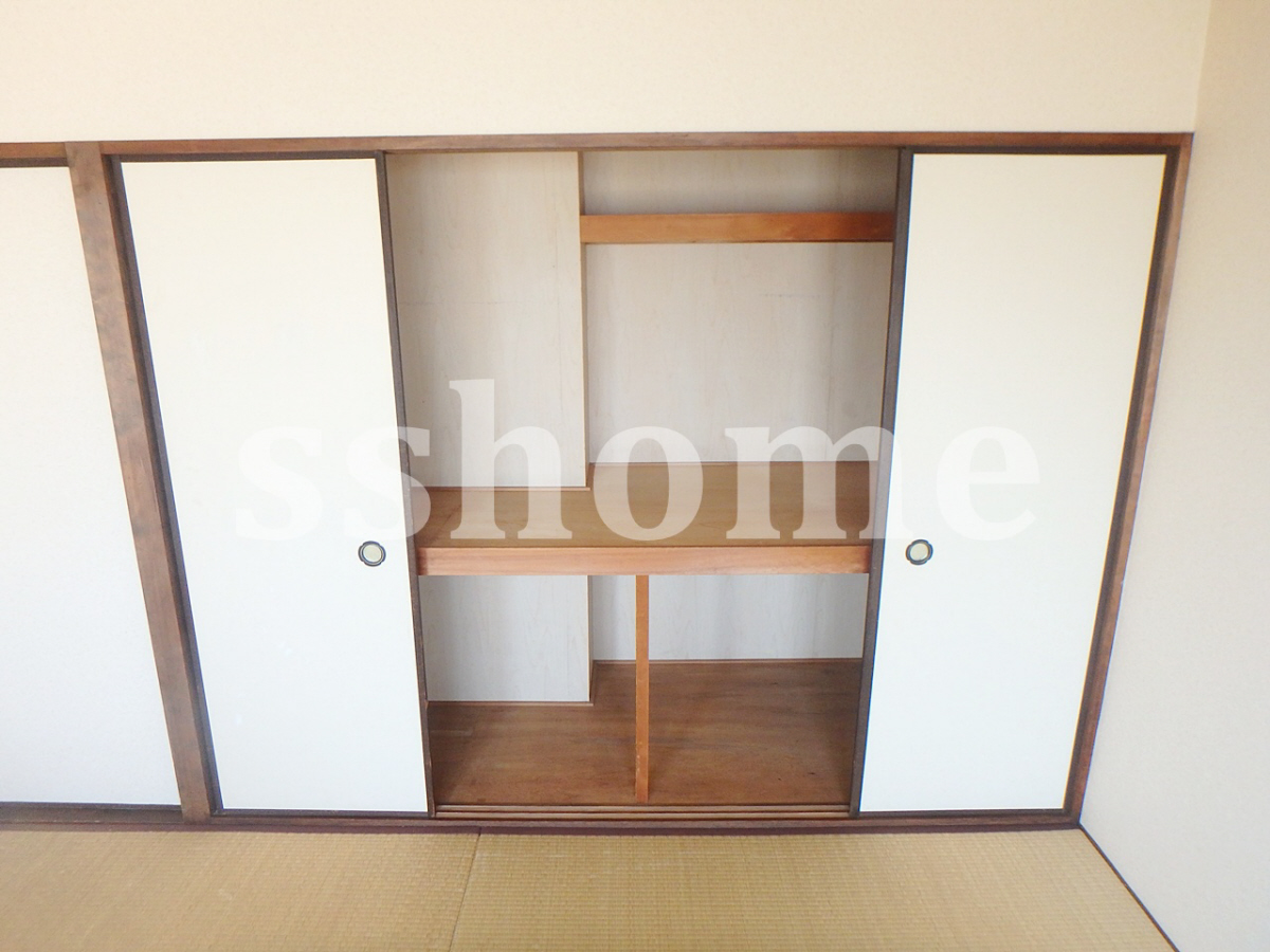 収納 奥行もある押入タイプ 写真5