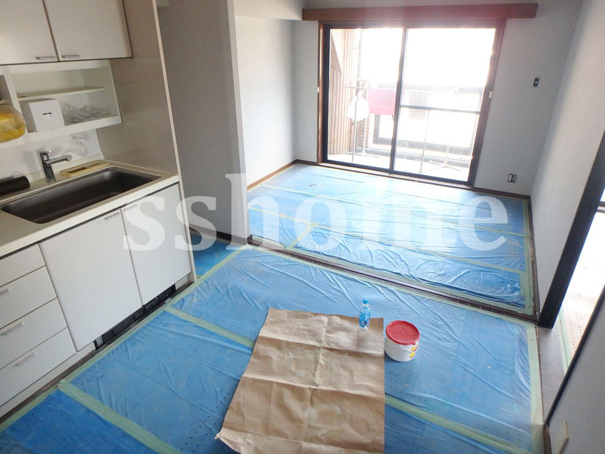 リビング 陽当たりの良いお部屋です♪工事中 写真2