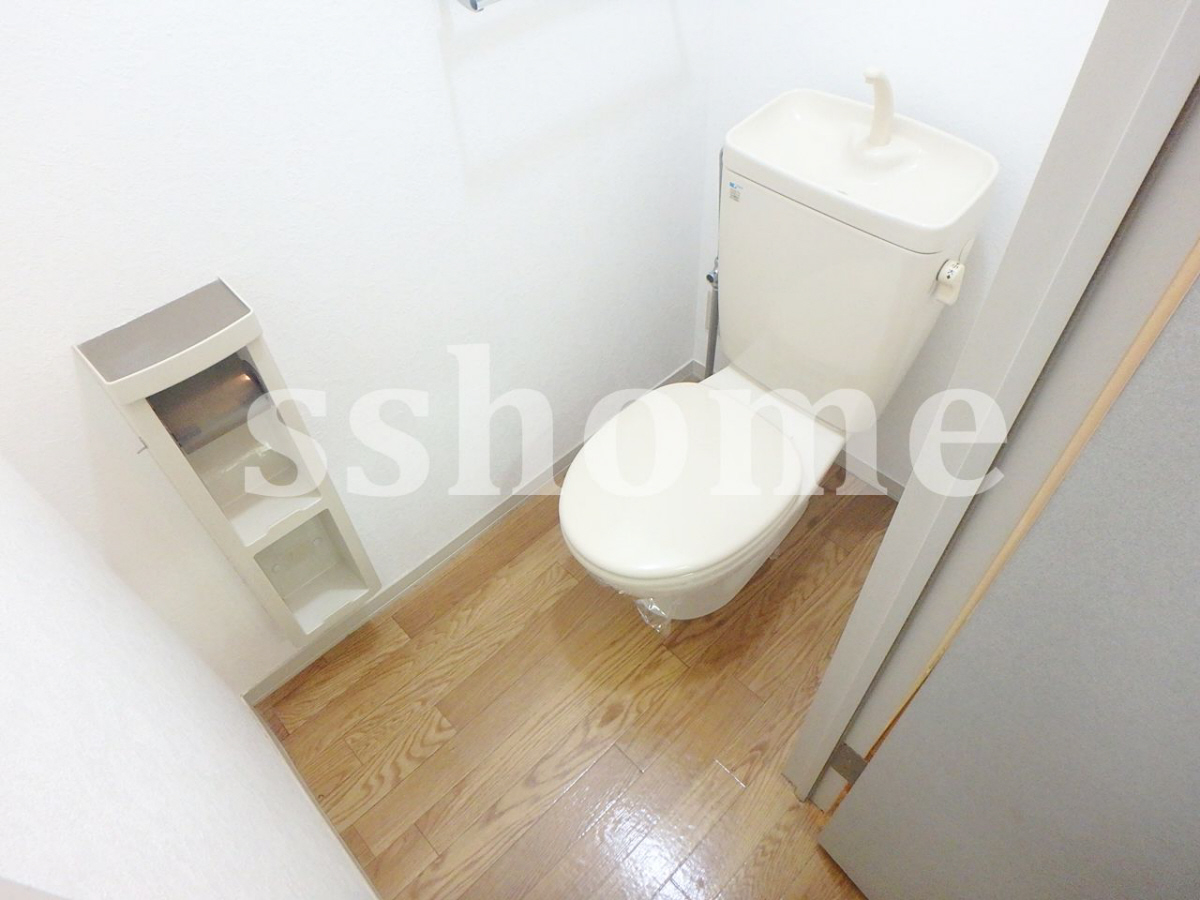 トイレ 小物入れがあります☆ 写真8