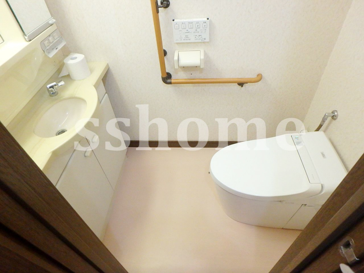 トイレ 1階トイレは洗面もあります☆ 写真8
