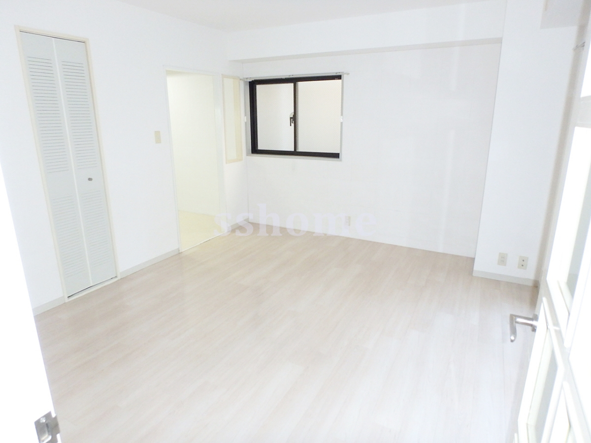 リビング 明るいお部屋です。 写真2