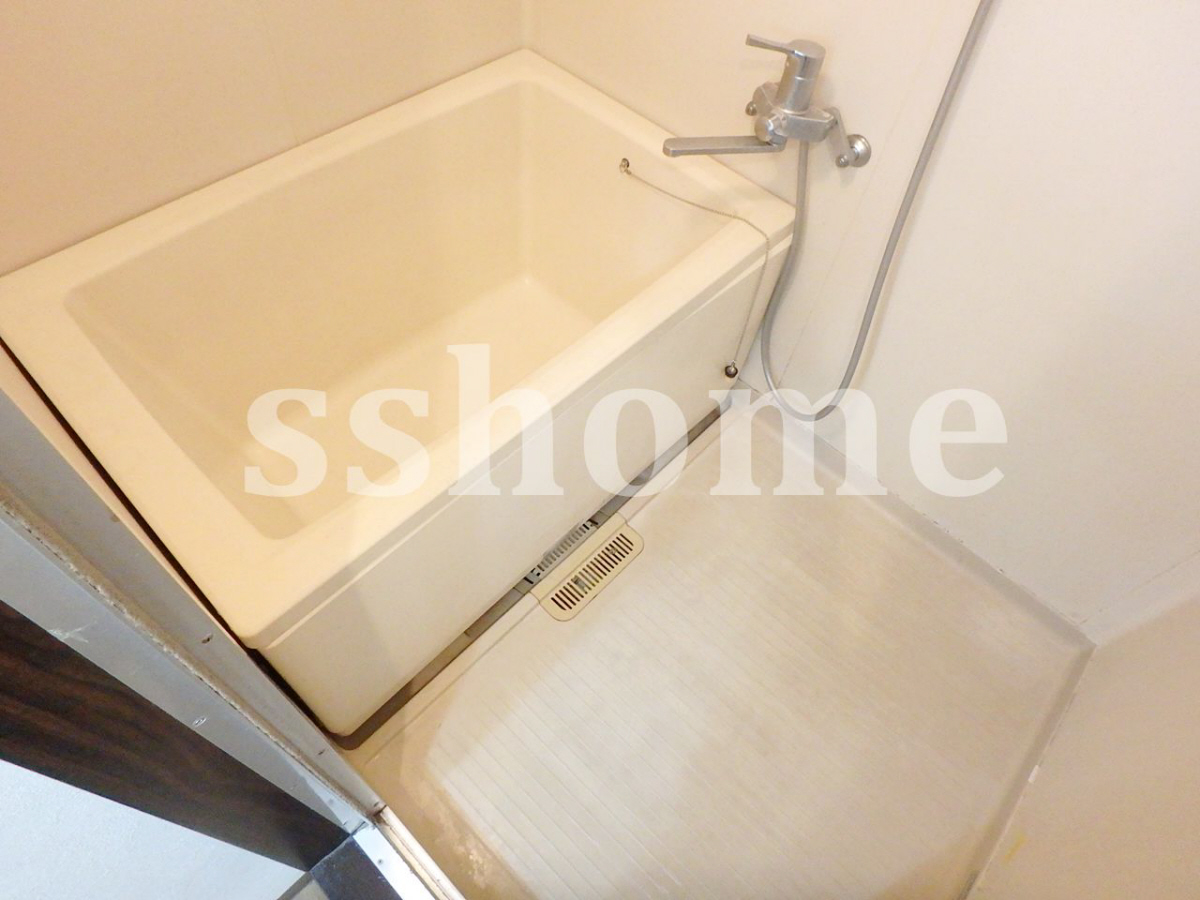 バス トイレ別で広く使えます 写真4