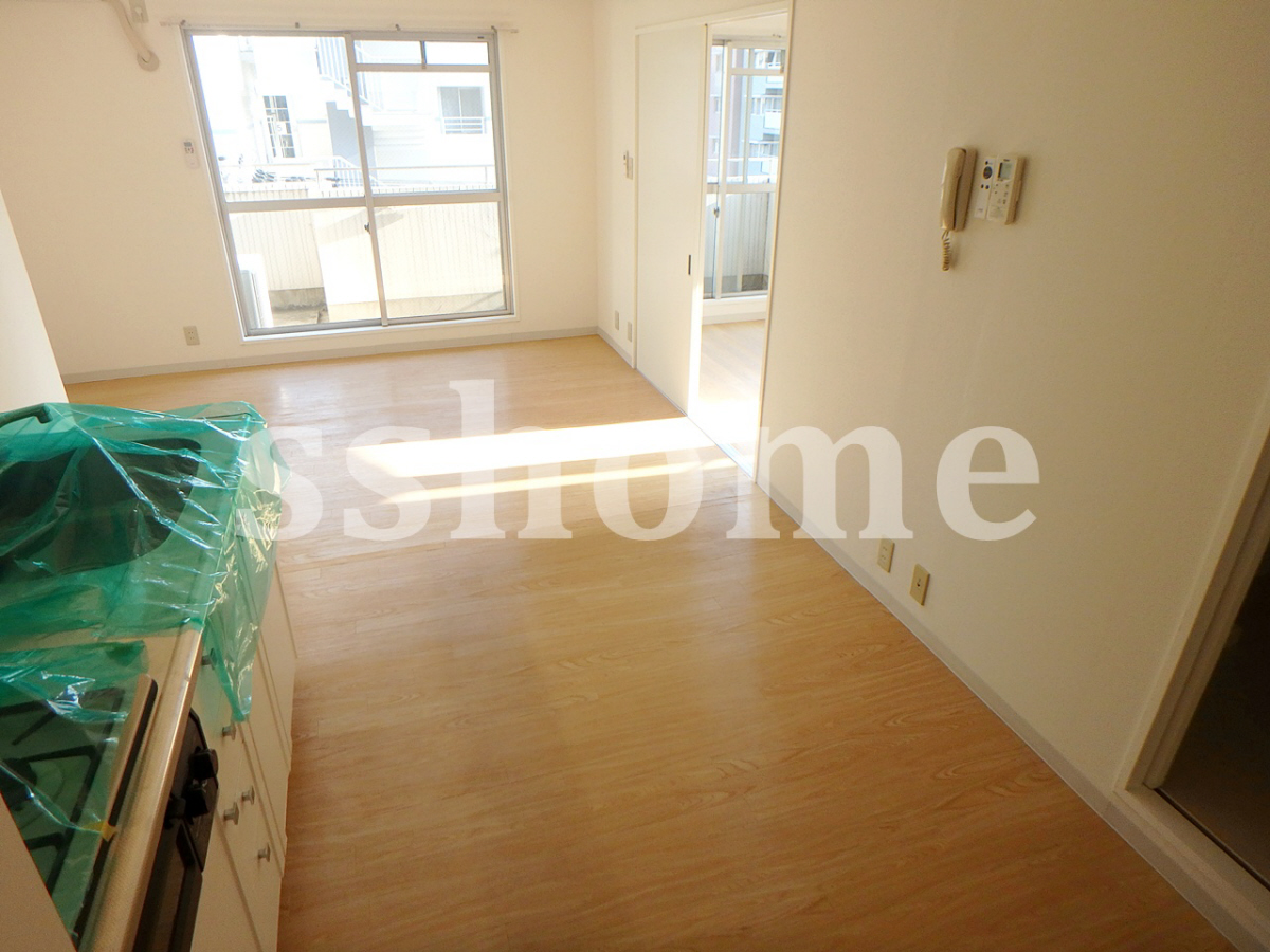 リビング 広く明るいお部屋です♪ 写真2