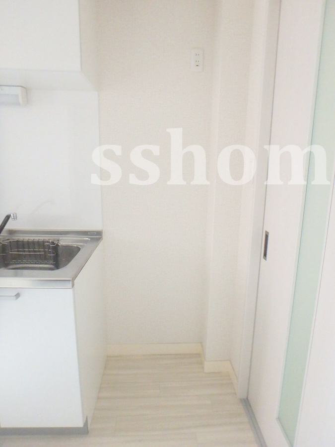 内装 キッチン隣冷蔵庫置場 写真14